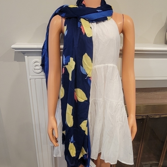 KATE SPADE NWT Lemon Zest Oblong Scarf.. - Picture 3 of 13